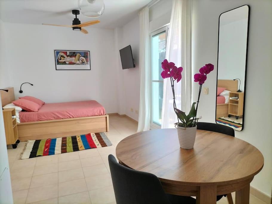Апартаменты Estudio 52 Malaga Centrico Parking Gratuito Экстерьер фото